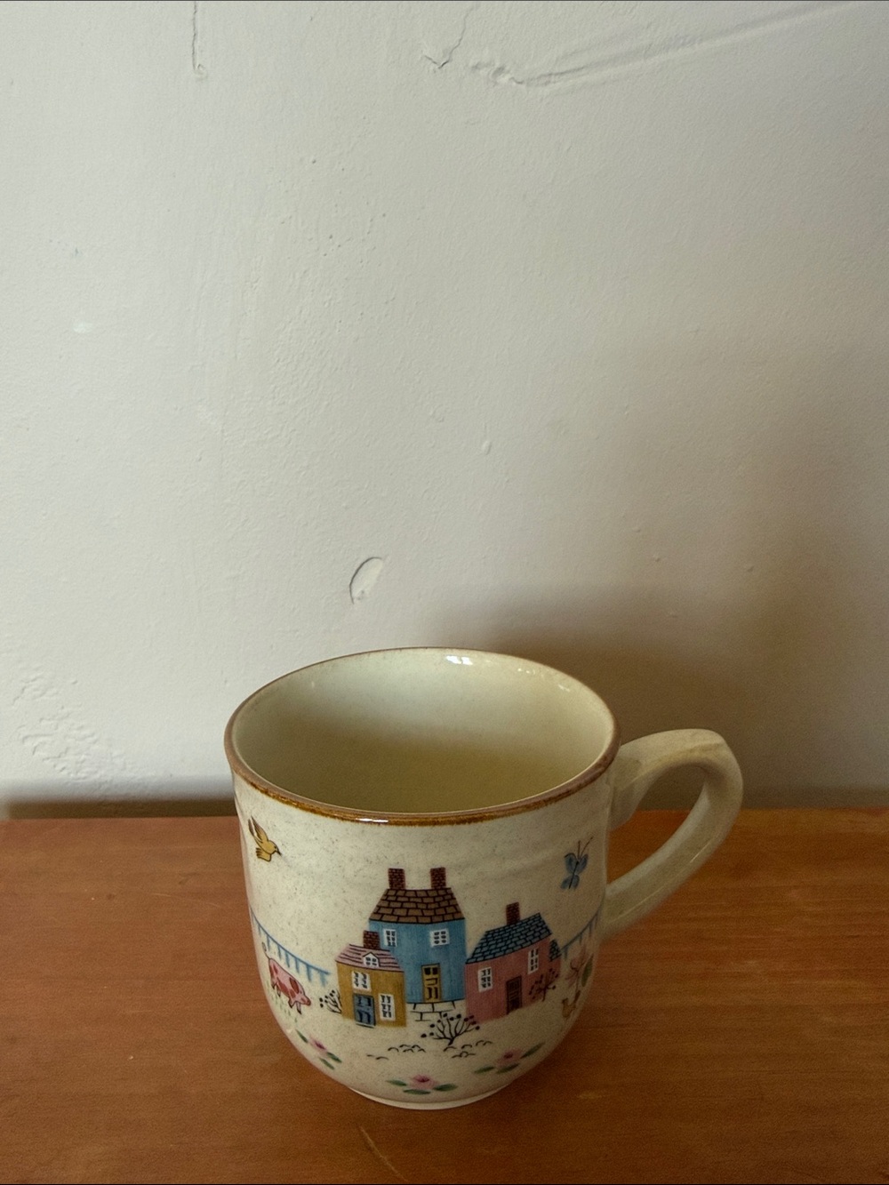 Village Cottage Ceramic Mug in Cream